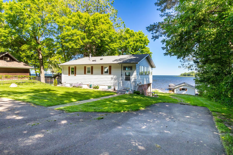 2555 Lake Shore Blvd, Wahkon, MN 56386
