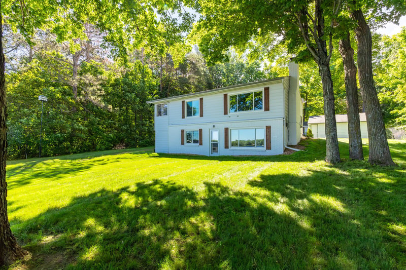 2555 Lake Shore Blvd, Wahkon, MN 56386