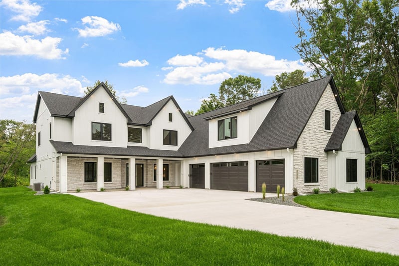 16039 Austin St NE, Ham Lake, MN 55304