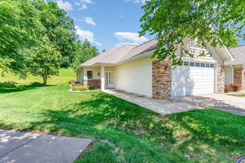 3470 Briarview Ct, Red Wing, MN 55066