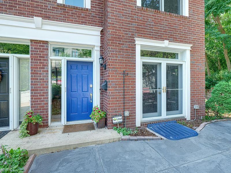 376 Ramsey St, Saint Paul, MN 55102