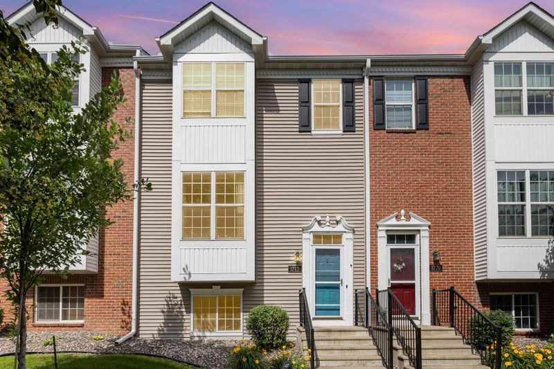 1772 Riverside Dr, Shakopee, MN 55379