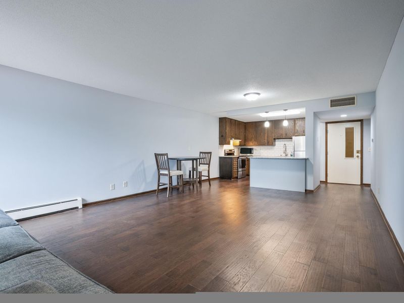 2485 Canabury Dr #215, Little Canada, MN 55117
