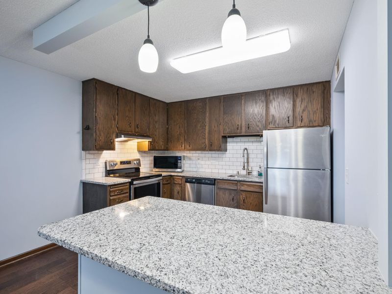 2485 Canabury Dr #215, Little Canada, MN 55117