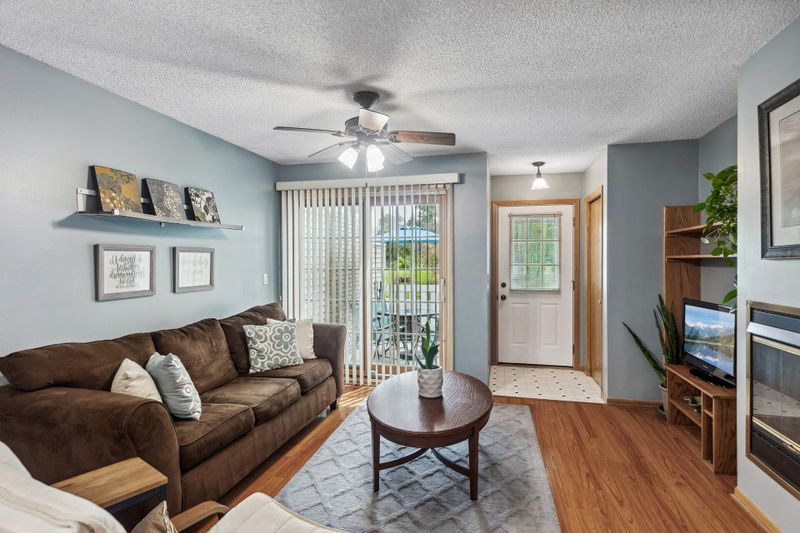 4041 Crystal Cir #95, Shoreview, MN 55126