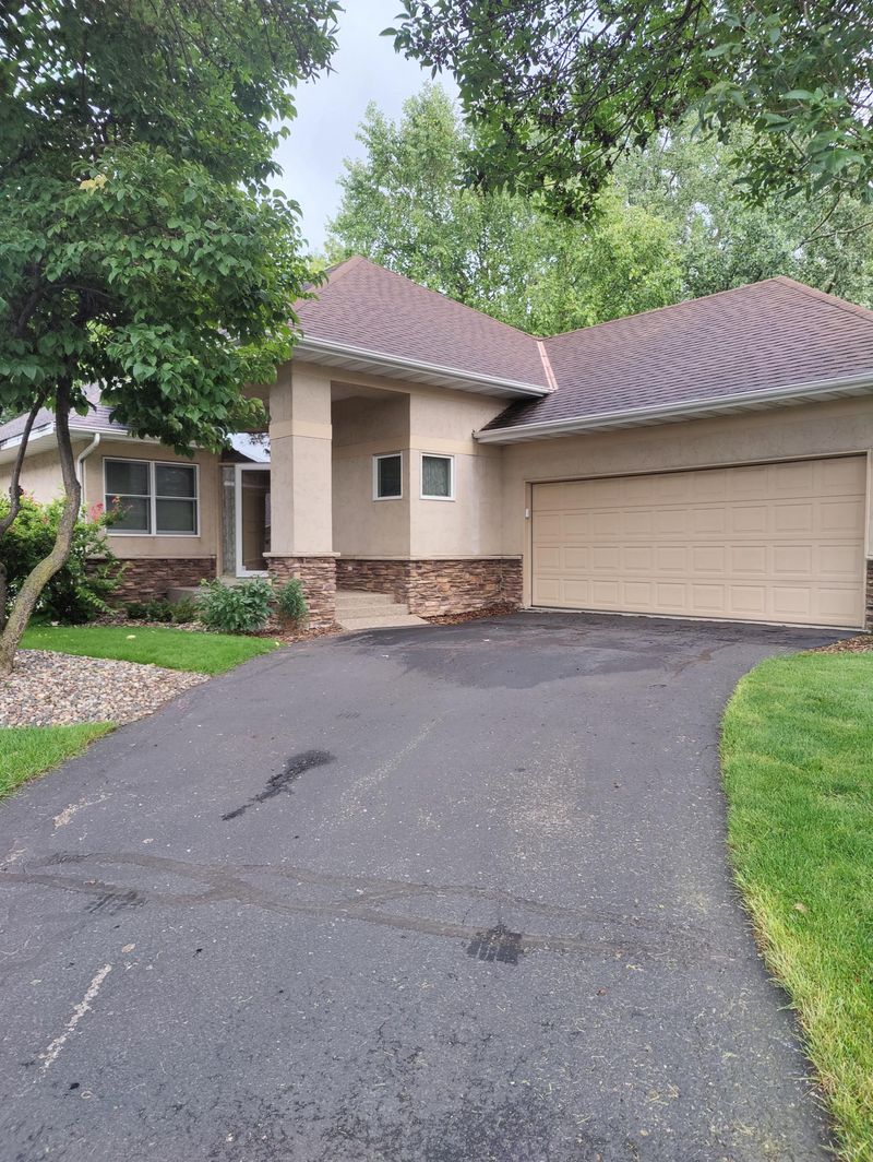 991 Nine Mile Cv E, Hopkins, MN 55343