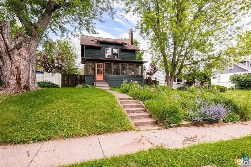 4715 Dodge St, Duluth, MN 55804