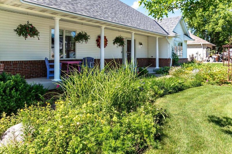 2530 Southcrest Ave E, Maplewood, MN 55119