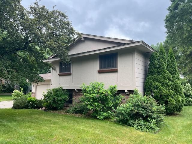 120 E Nelson St, Litchfield, MN 55355