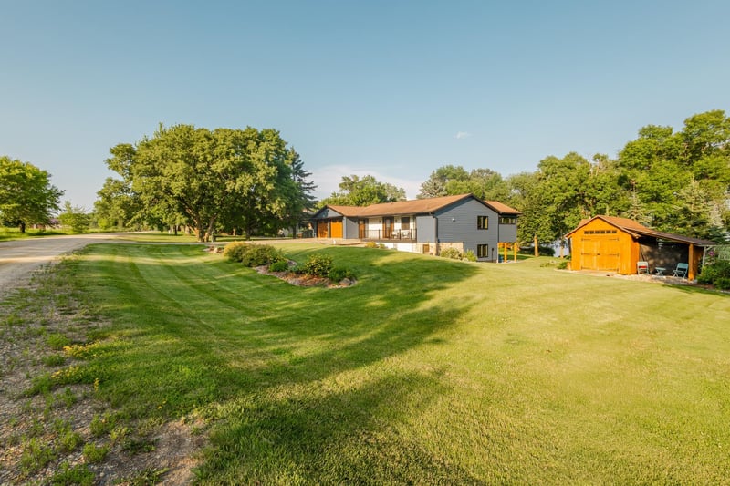 12608 Bass Trl, Sauk Centre, MN 56378