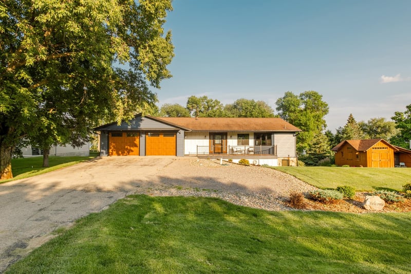12608 Bass Trl, Sauk Centre, MN 56378