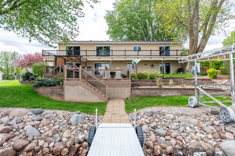 1200 Baker Bay Rd, Kasota, MN 56050