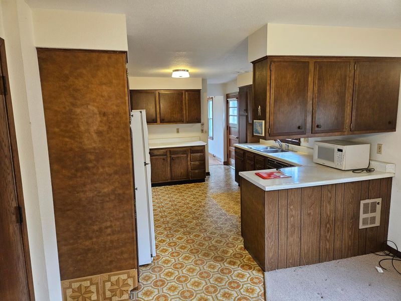 706 28th Ave N, Saint Cloud, MN 56303