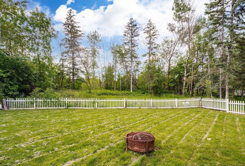 4919 London Rd, Duluth, MN 55804