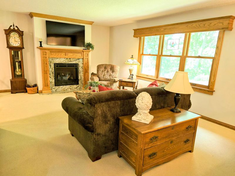 884 Pine St, Lino Lakes, MN 55014