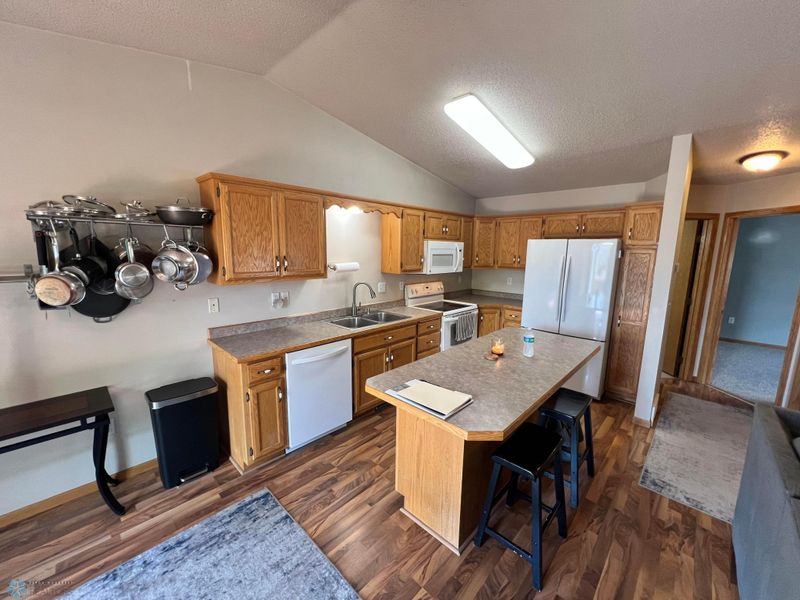 3372 10th St S, Moorhead, MN 56560