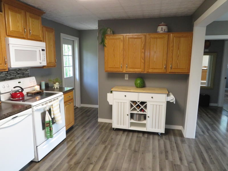 207 Lincoln Ave E, Karlstad, MN 56732