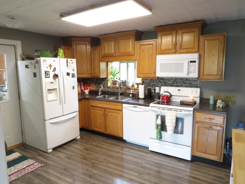 207 Lincoln Ave E, Karlstad, MN 56732