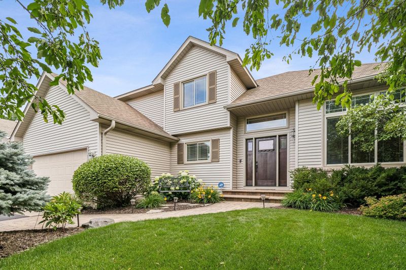 9338 Preserve Cir, Savage, MN 55378