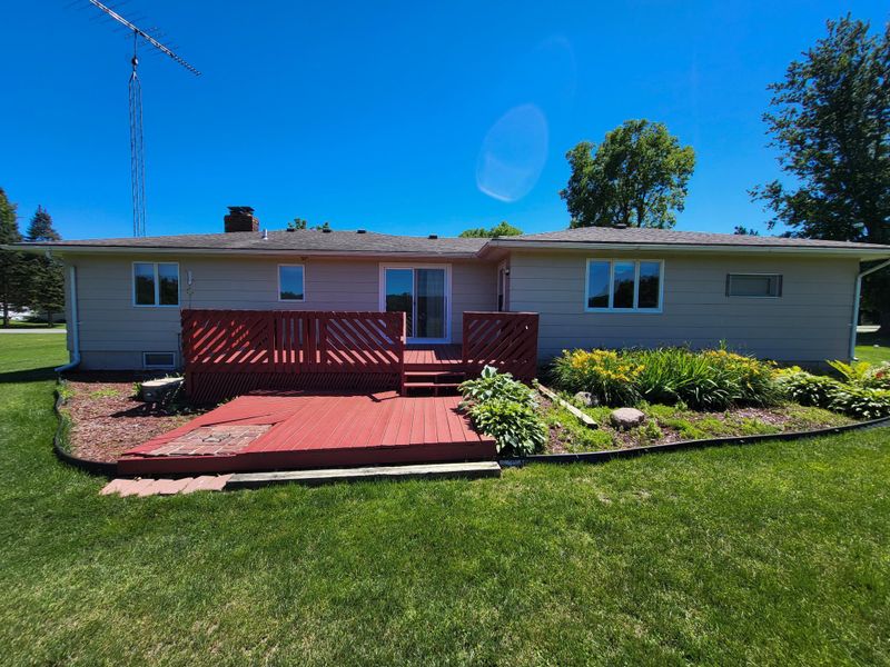 450 W 24th St, Cochrane, WI 54622