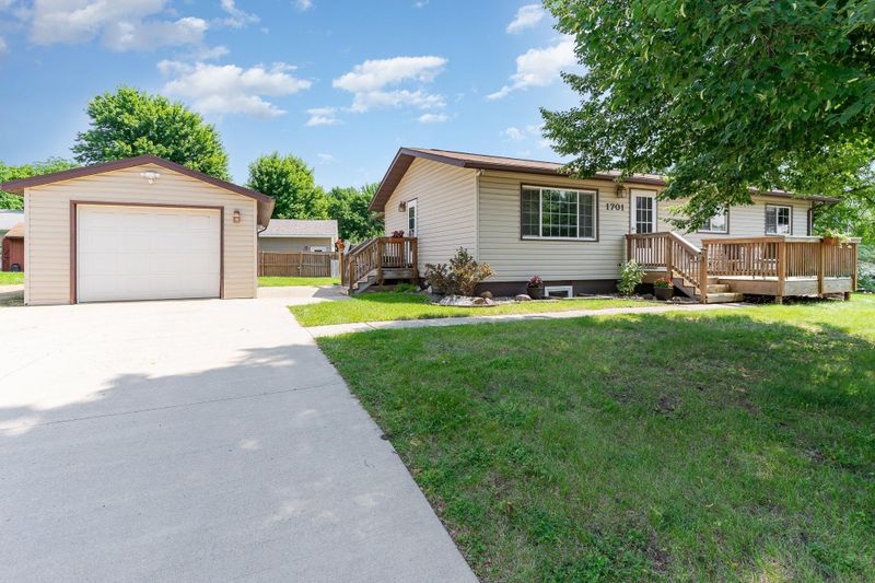 1701 N 5th St, Saint Peter, MN 56082