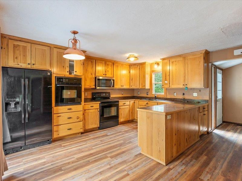 10831 River Hills Cir, Brainerd, MN 56401