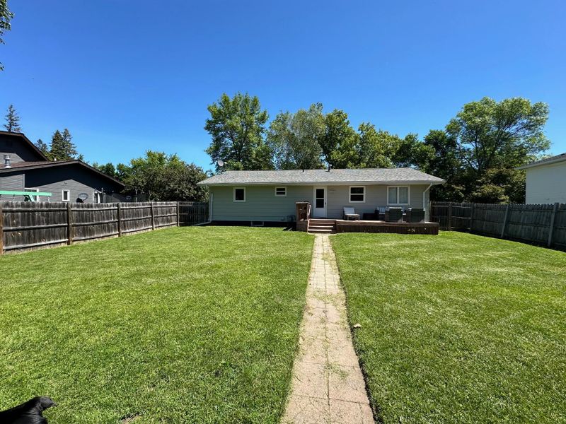 707 Main Ave N, Roseau, MN 56751