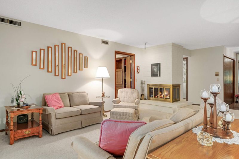 9500 Collegeview Rd #214, Bloomington, MN 55437