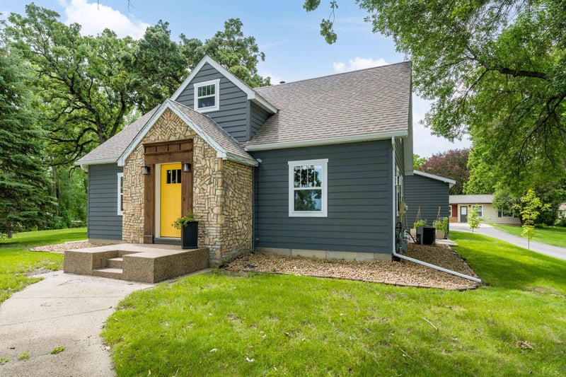1208 Elm Ave E, Waseca, MN 56093