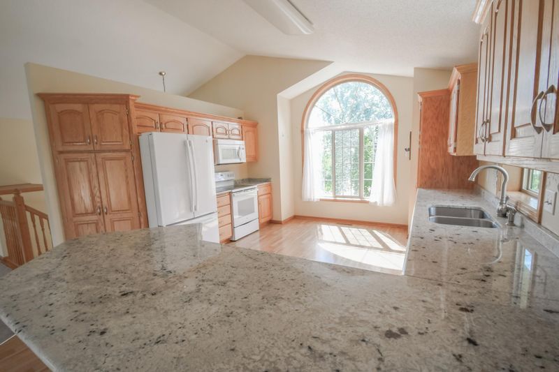 13827 Bluewing Dr, Rogers, MN 55374