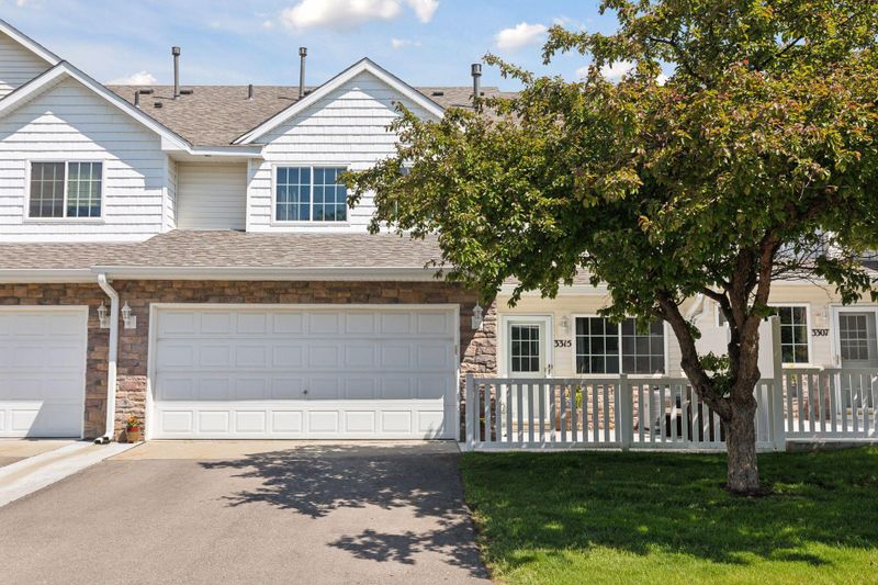 3315 Coleshire Pa, Rosemount, MN 55068