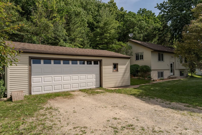 341 Bluff St, Millville, MN 55957