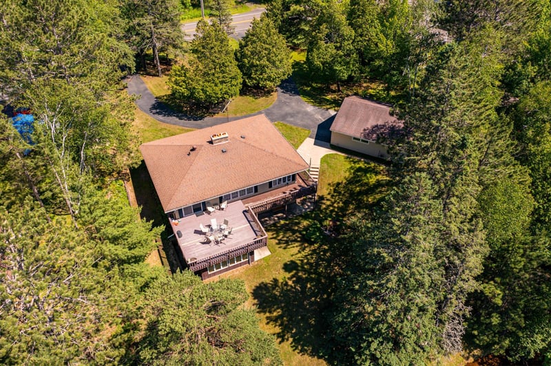 7389 Ely Lake Dr, Eveleth, MN 55734