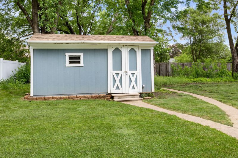 8263 Foothill Rd S, Cottage Grove, MN 55016