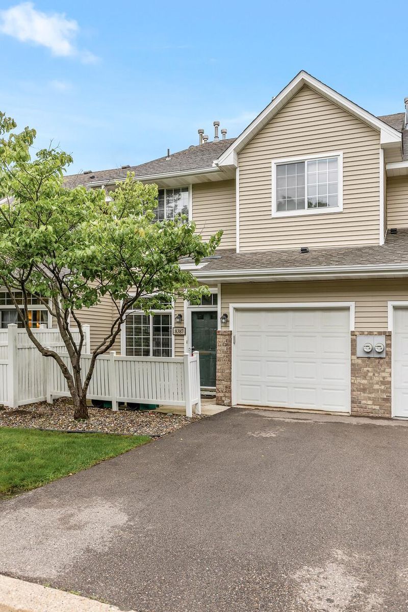 8387 Kimball Dr, Eden Prairie, MN 55347
