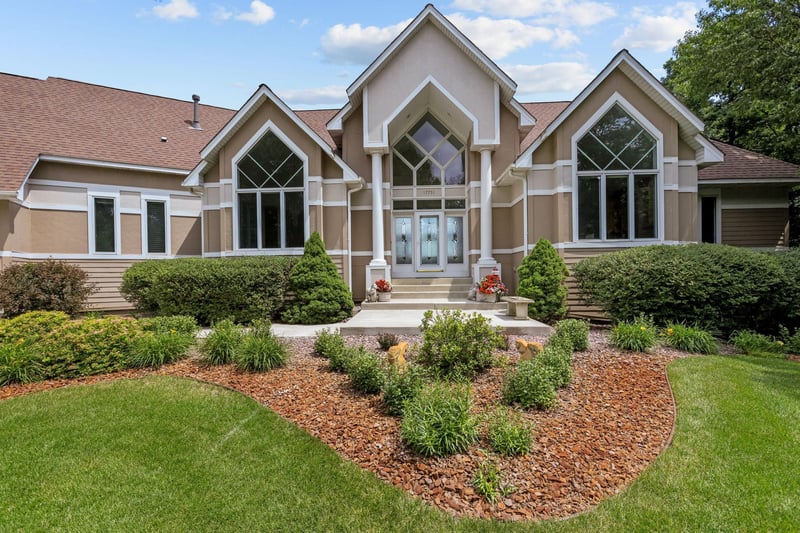 17751 Oakland Dr NE, Ham Lake, MN 55304
