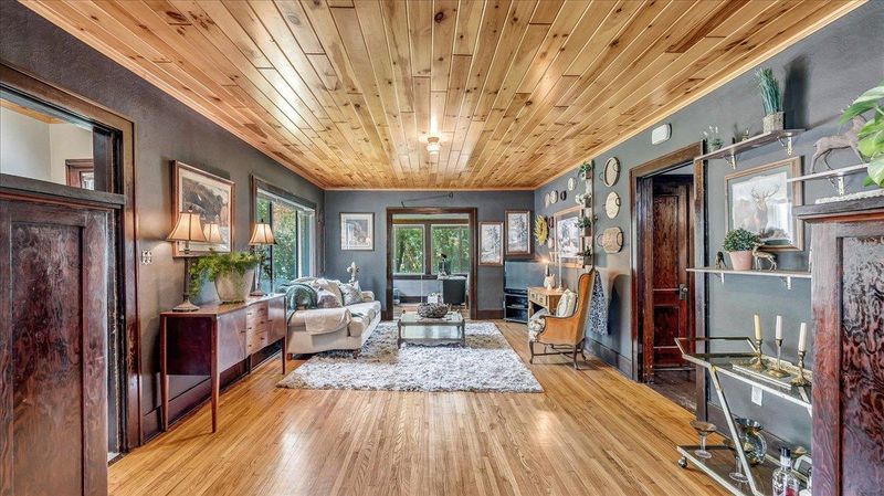 35 7th Ave SE, Hutchinson, MN 55350