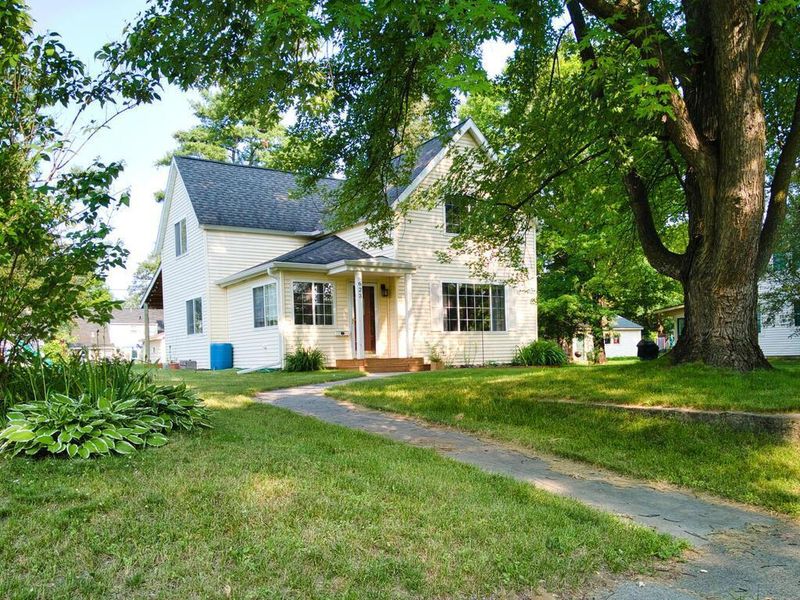 623 NW 5th Ave, Grand Rapids, MN 55744