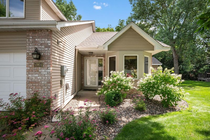 5964 Bren Cir, Hopkins, MN 55343