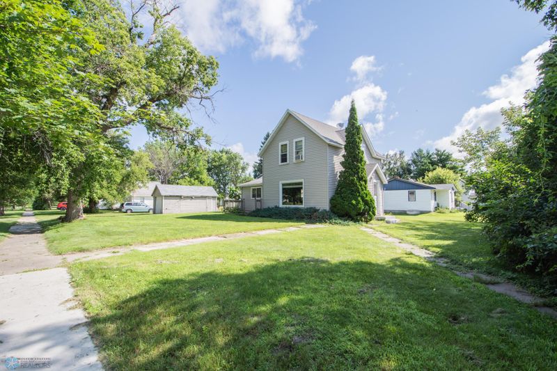 120 Elizabeth St, Hawley, MN 56549