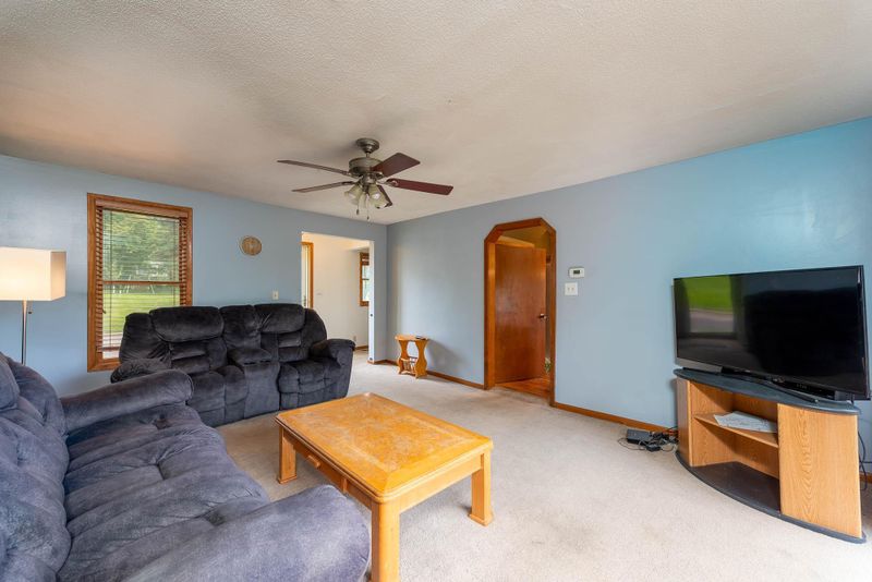 706 Belwood Dr, Mankato, MN 56001