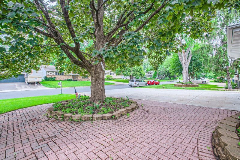 1883 15th Ave NW, New Brighton, MN 55112