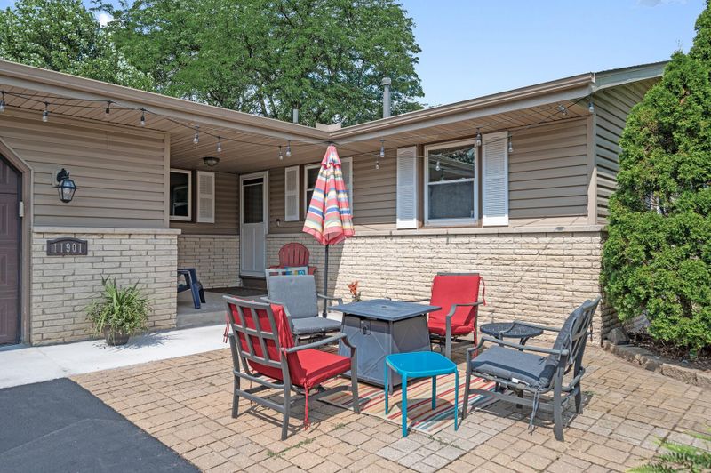 11901 Porter Dr, Champlin, MN 55316