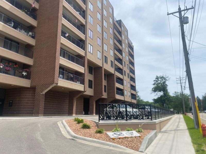 121 14th St NE #202, Rochester, MN 55906