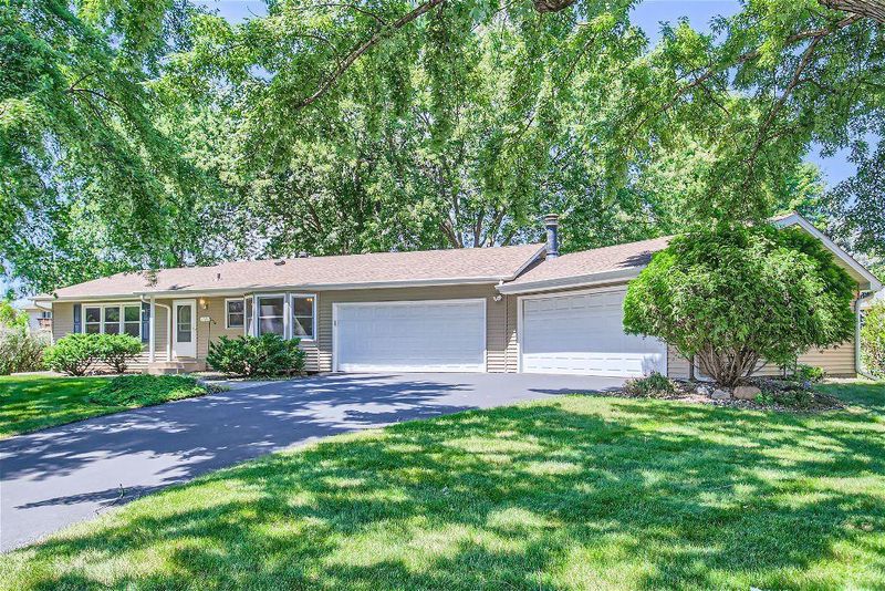 1726 Cochrane Ave, Eagan, MN 55122