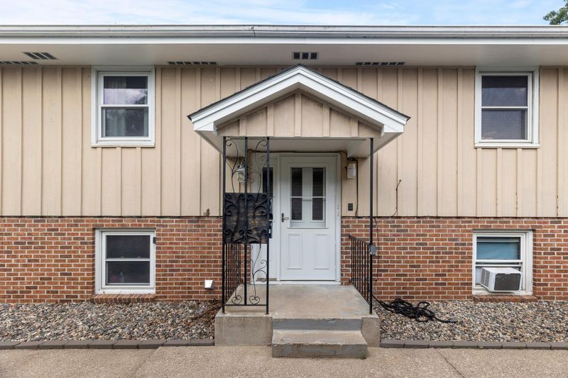 232 Douglas St E, South Saint Paul, MN 55075