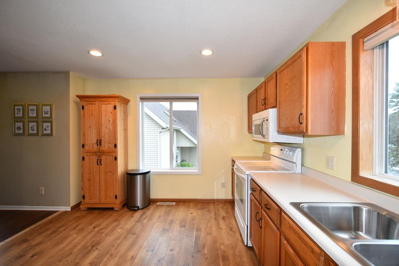 640 Jefferson Dr, Zumbrota, MN 55992
