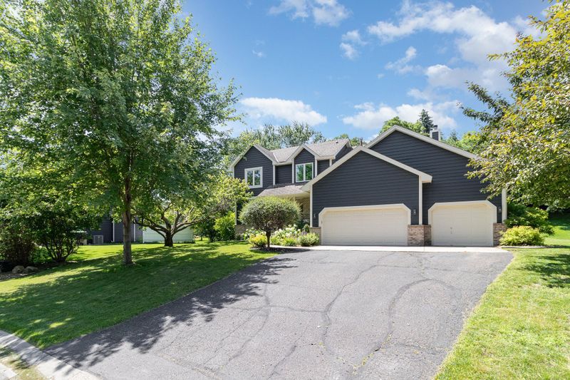 4605 Ithaca Ln N, Minneapolis, MN 55446