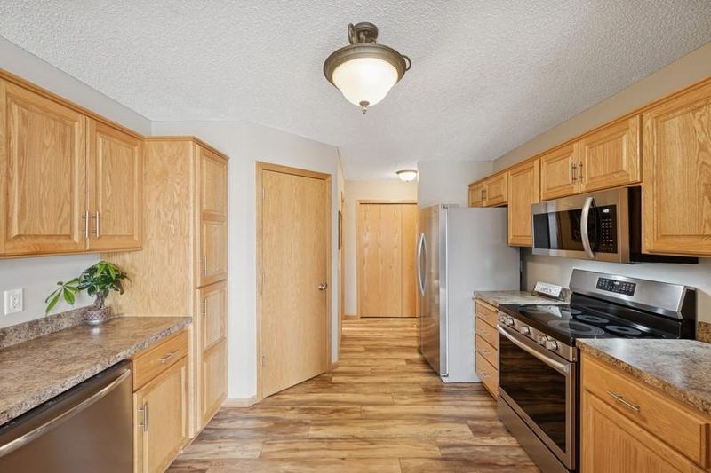 5633 100th Ln N, Brooklyn Park, MN 55443