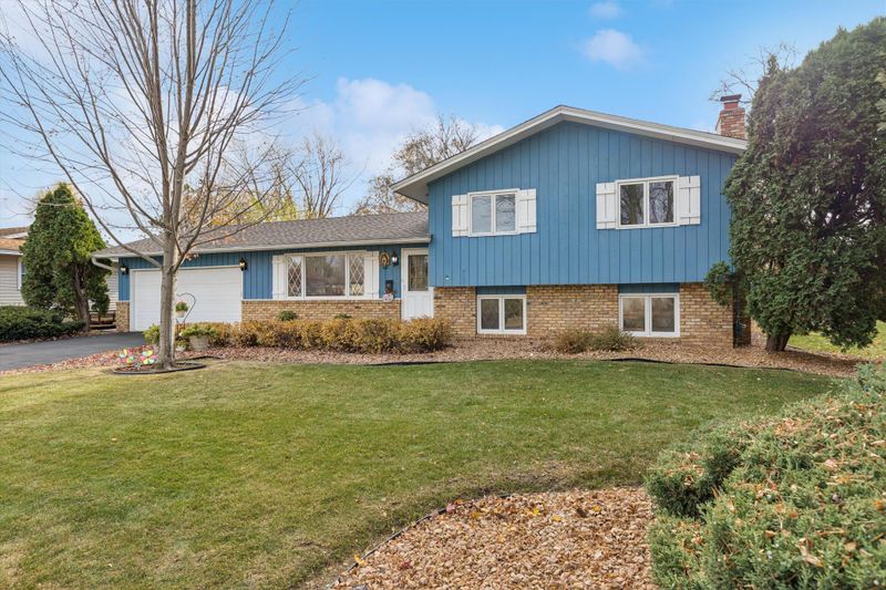 5325 77th Ave N, Brooklyn Park, MN 55443